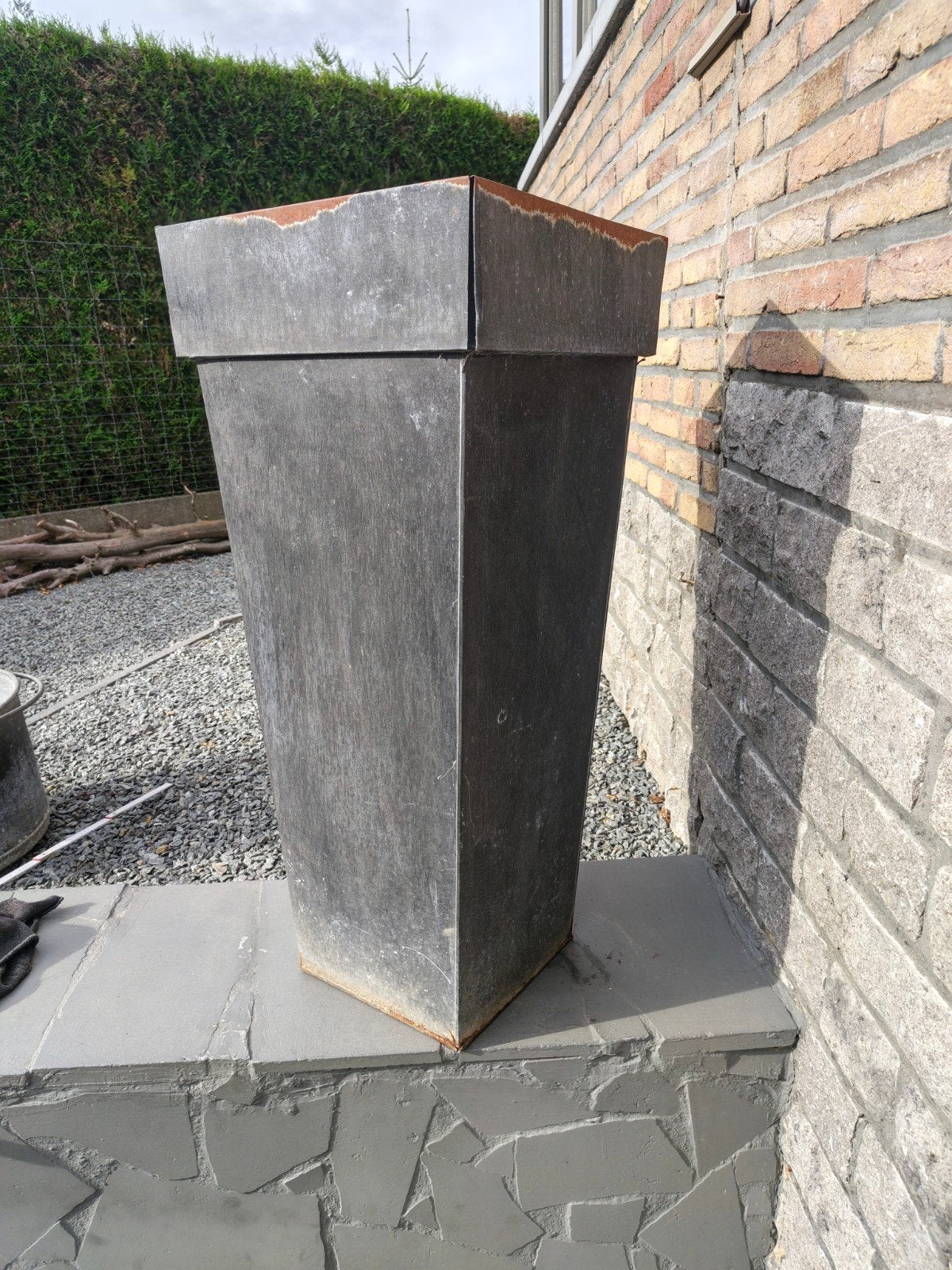 zeer hoge ( 90 cm ) zinken bloembak, Ophalen