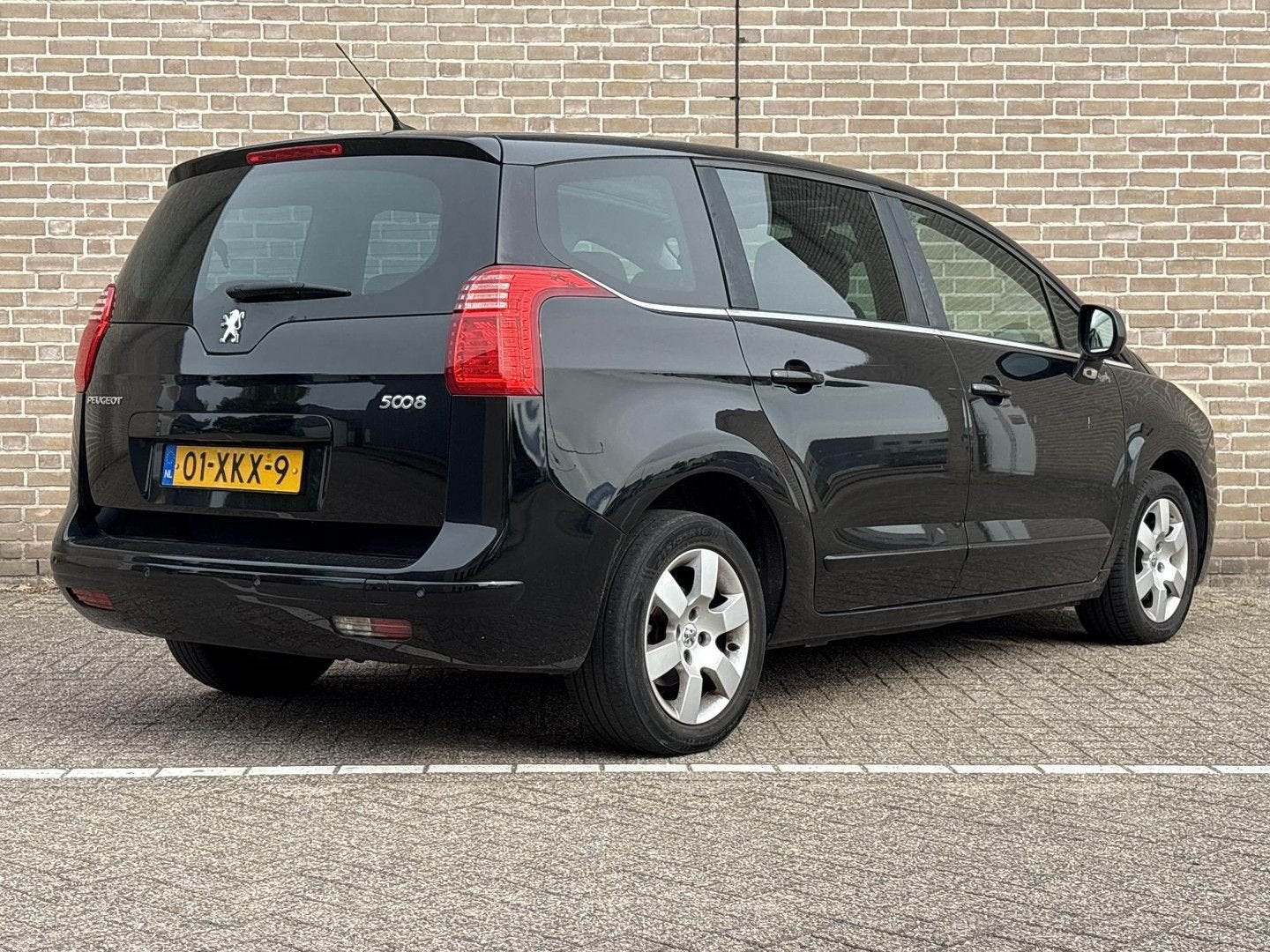 Peugeot 5008 1.6 THP Family 7p. | Leder | Pano | Climate | C, Auto's, 167 g/km, Monovolume, Zwart, Handgeschakeld