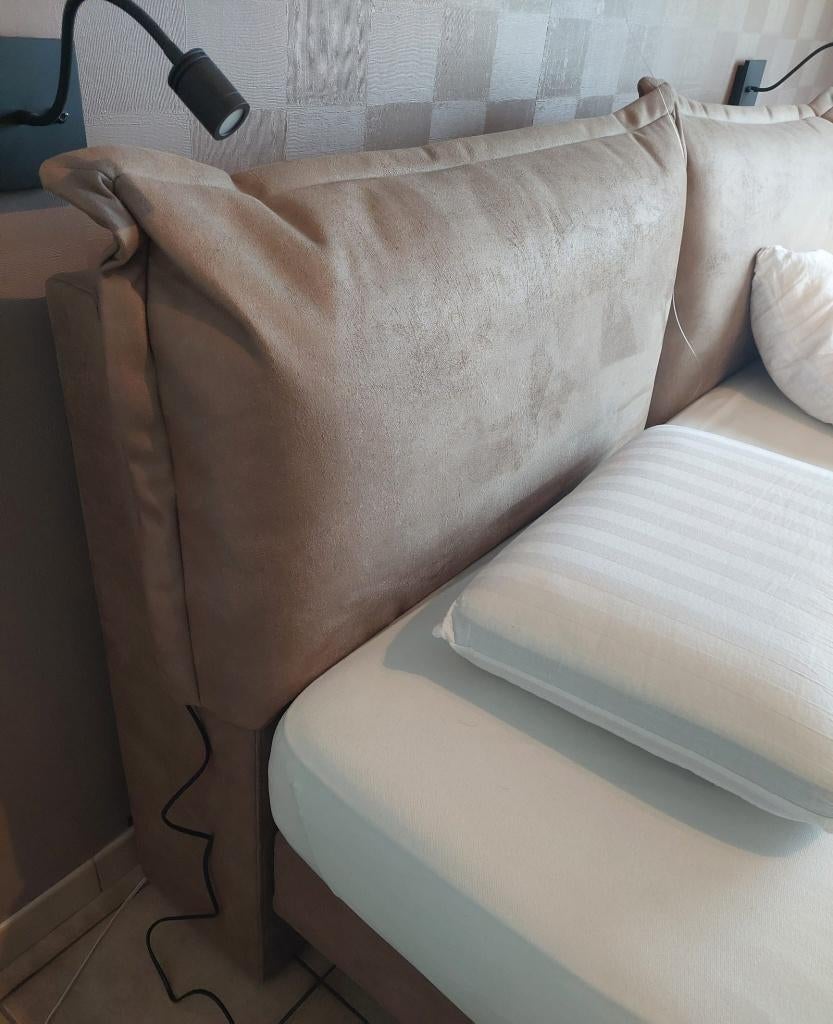 Boxspring electrisch 2 personen ( 1e gebruik febr 2026 ), Huis en Inrichting, Ophalen, Bruin, Modern - Nubuck stof, 180 cm
