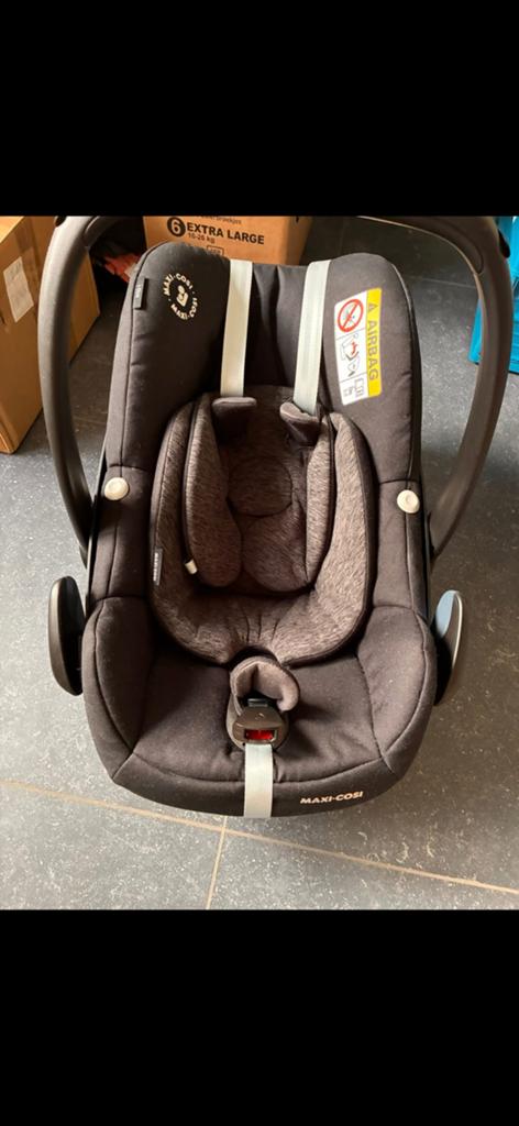 Maxi cosi met isofix voetbasis, Enlèvement, Comme neuf, Isofix