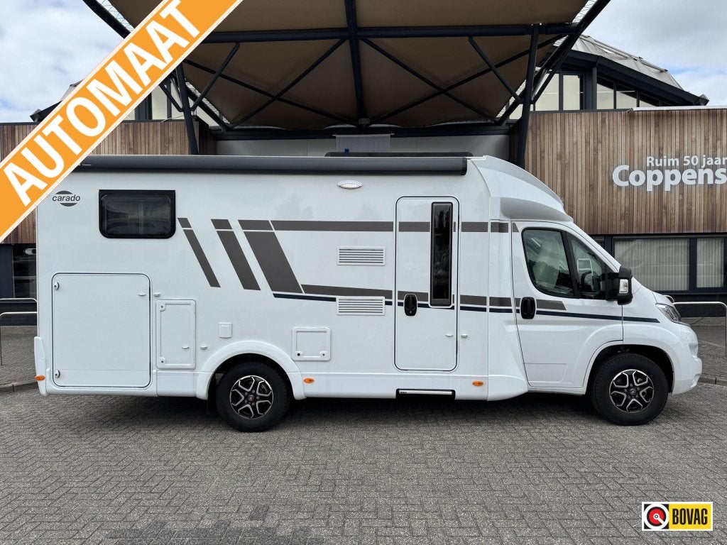 Carado T 338, Fiat, Caravanes & Camping, Camping-cars, jusqu'à 4, Semi-intégral, Carado, 6 à 7 mètres, Diesel, Automatique, 6 à 7 mètres