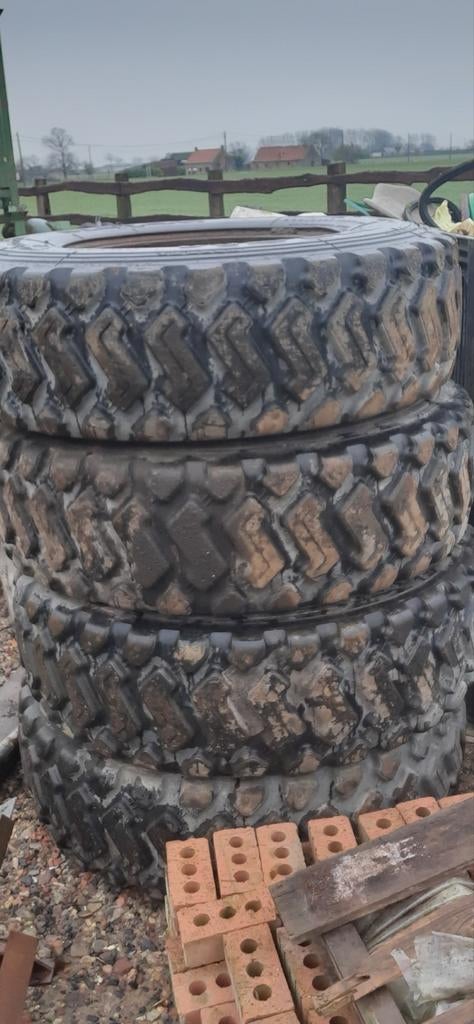 Banden met wielen cat 910, Ophalen