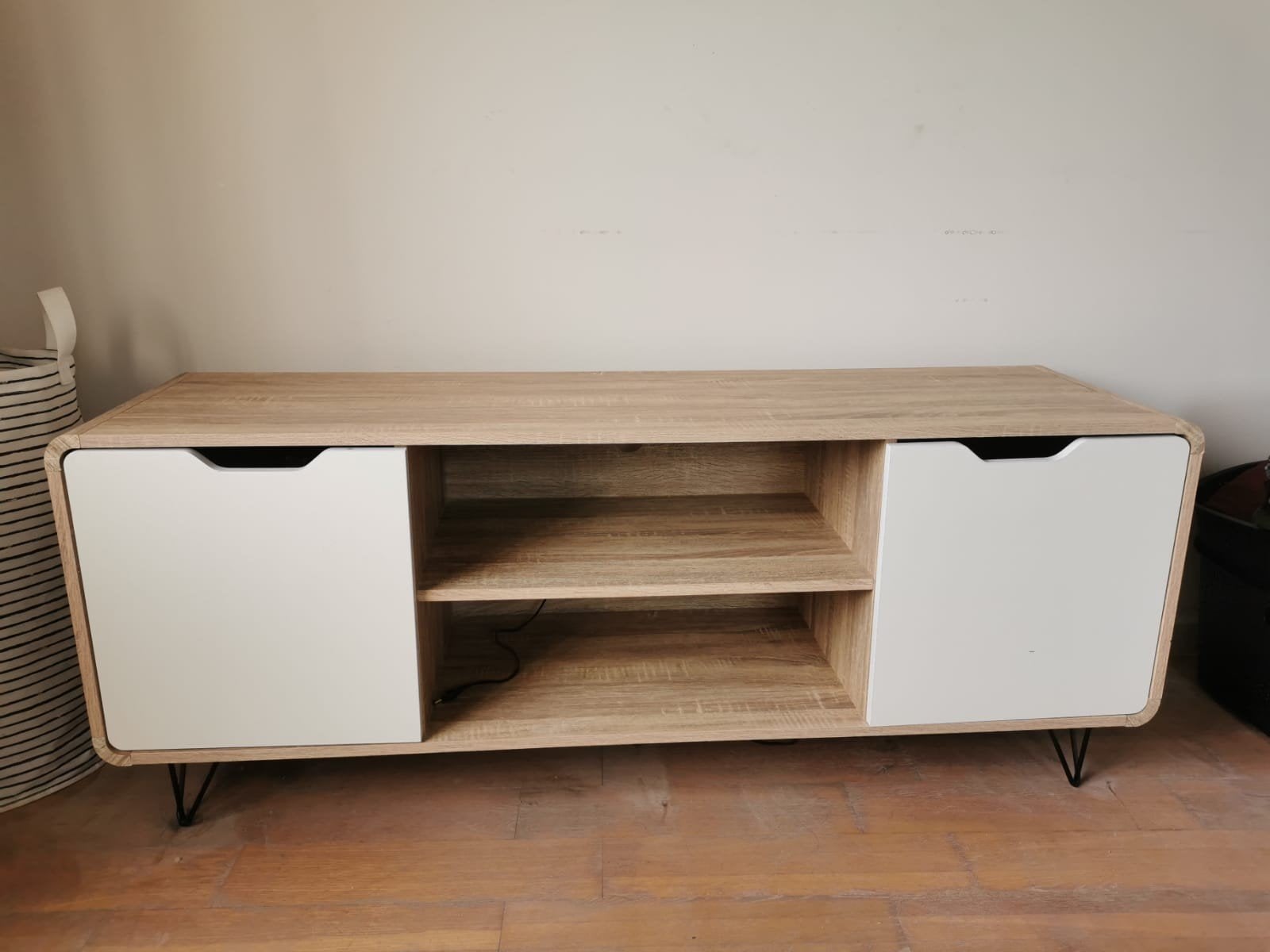 Meuble TV de Weba, Enlèvement