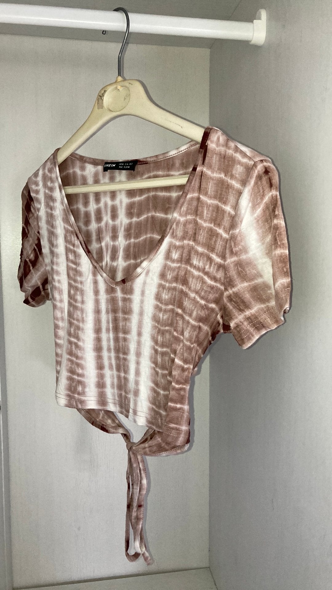 Top met korte mouwen en knopen aan de achterkant, Kleding | Dames, Topjes, Overige kleuren, Ophalen of Verzenden, Zo goed als nieuw