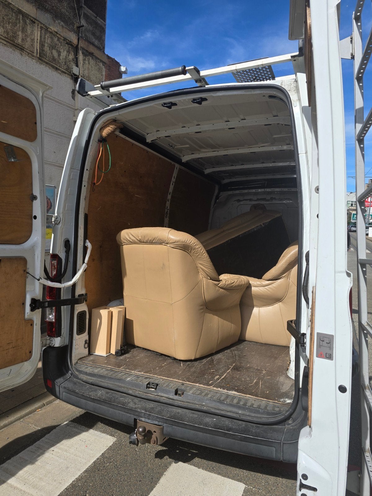 Camionnette avec chauffeur, Offres d'emploi