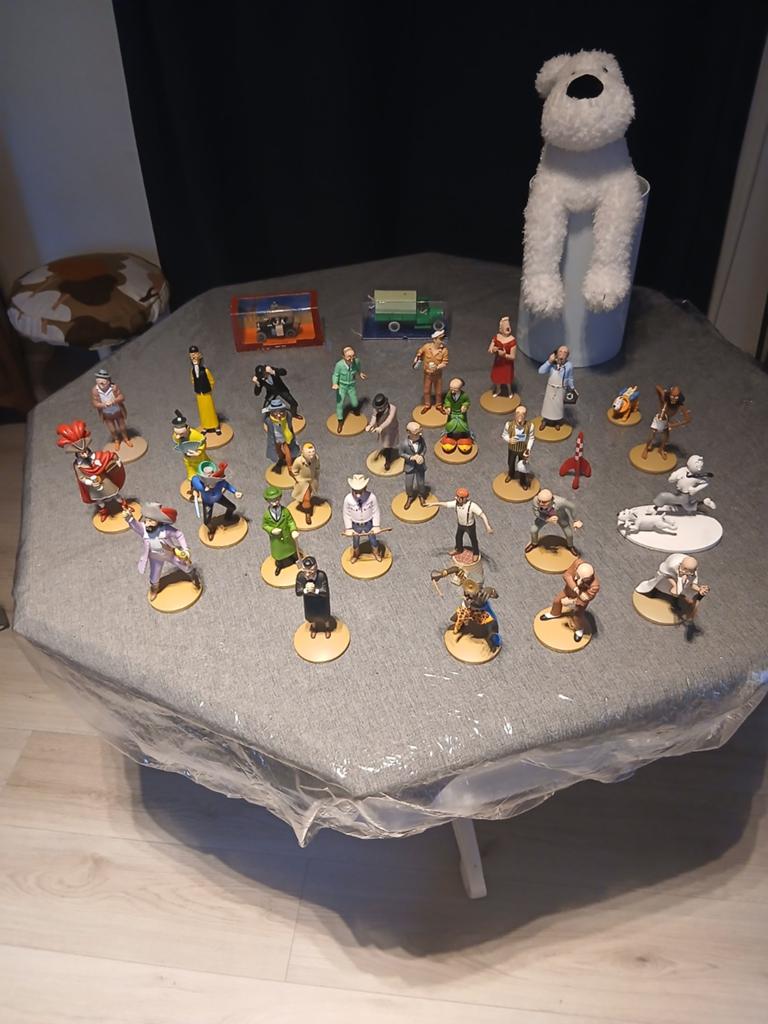 Vends lot Tintin :

29 figurines

2 camions   et 1Milou, Collections, Enlèvement