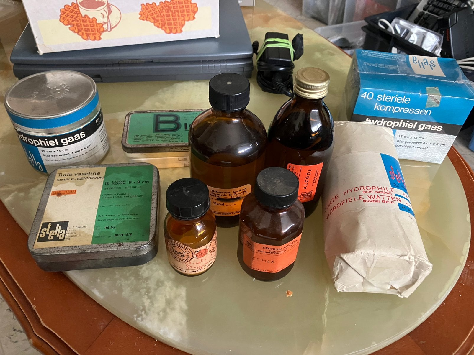 Produits de pharmacie vintage, Enlèvement