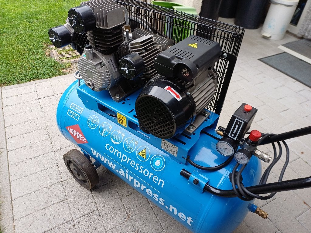Airpress compressor LM 100-400.(Prima staat), Ophalen, Zo goed als nieuw, Mobiel, 10 bar of meer