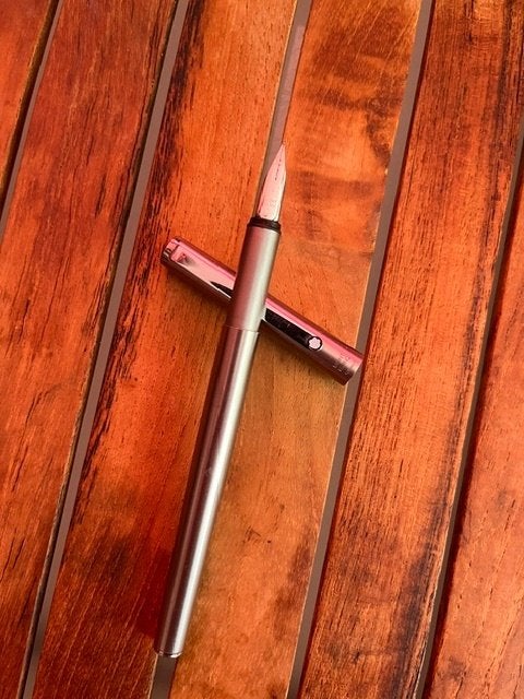 Montblanc Noblesse Slimline à plume., Enlèvement, Comme neuf, Porte-mines, Mont Blanc