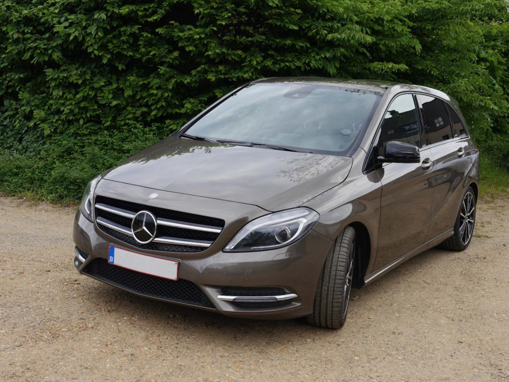 Mercedes B200 /Sport- en Nightpakket/**1ste eigenaar**, Auto's, Mercedes-Benz, Voorwielaandrijving, Monovolume, Zwart, 4 cilinders