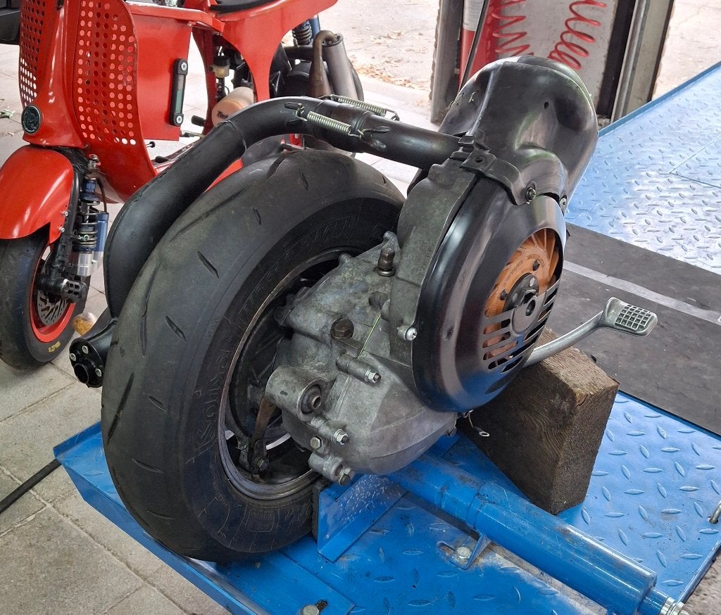 Vespa Smallframe tuned motor - 18PK, Fietsen en Brommers, Ophalen, Blok