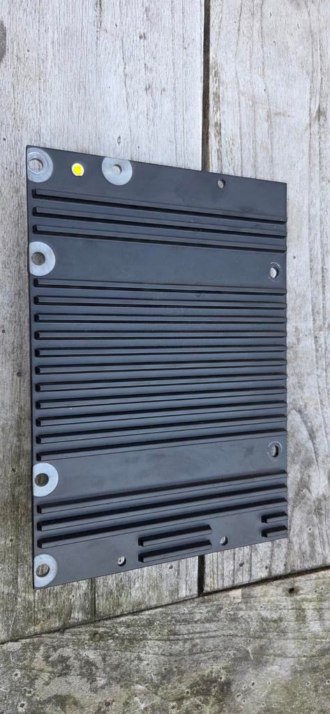 Volvo v50 premium versterker (amplifier), Ophalen
