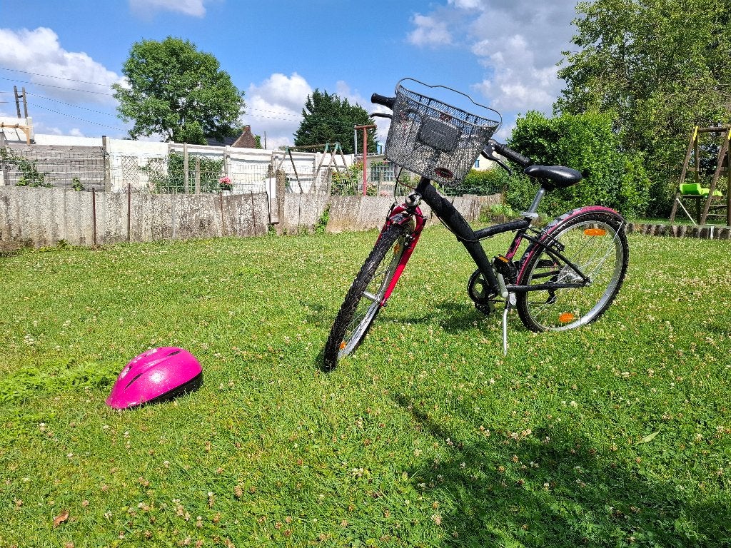 Vélo Rose Btwin pour fille - 24 pouces, Vélos & Vélomoteurs, France, B-Twin, Frein sur jante, 24 pouces