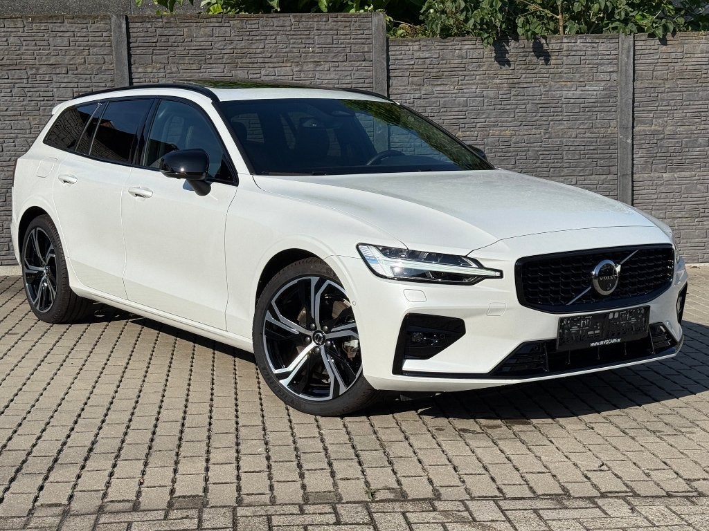 Volvo V60 B4 MHEV Plus Dark "Pano Dak/Leder/ACC/360 Camera", Auto's, Volvo, 145 kW, 1969 cc, Wit, Leder
