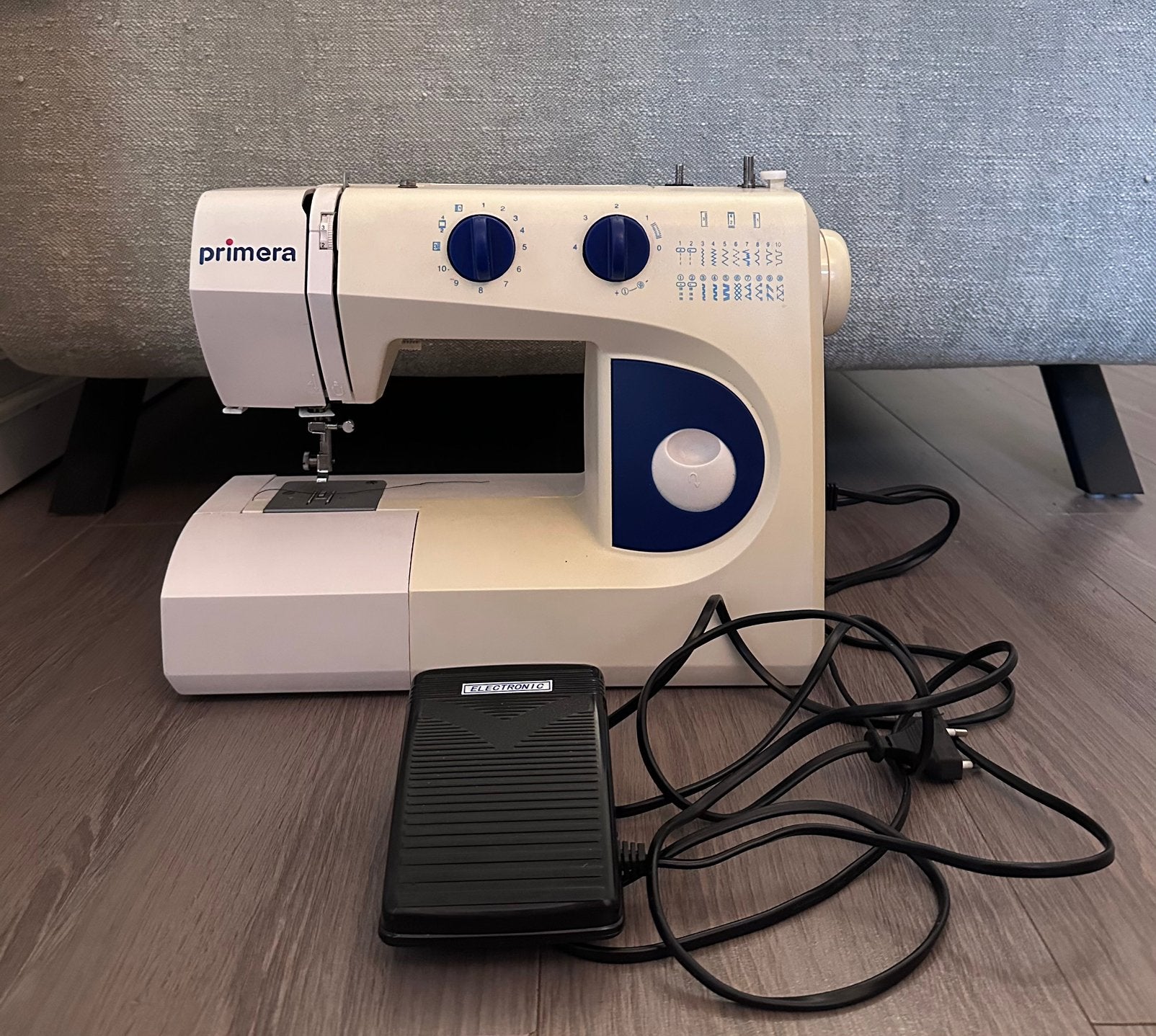 Naaimachine, Ophalen, Zo goed als nieuw, Naaimachine