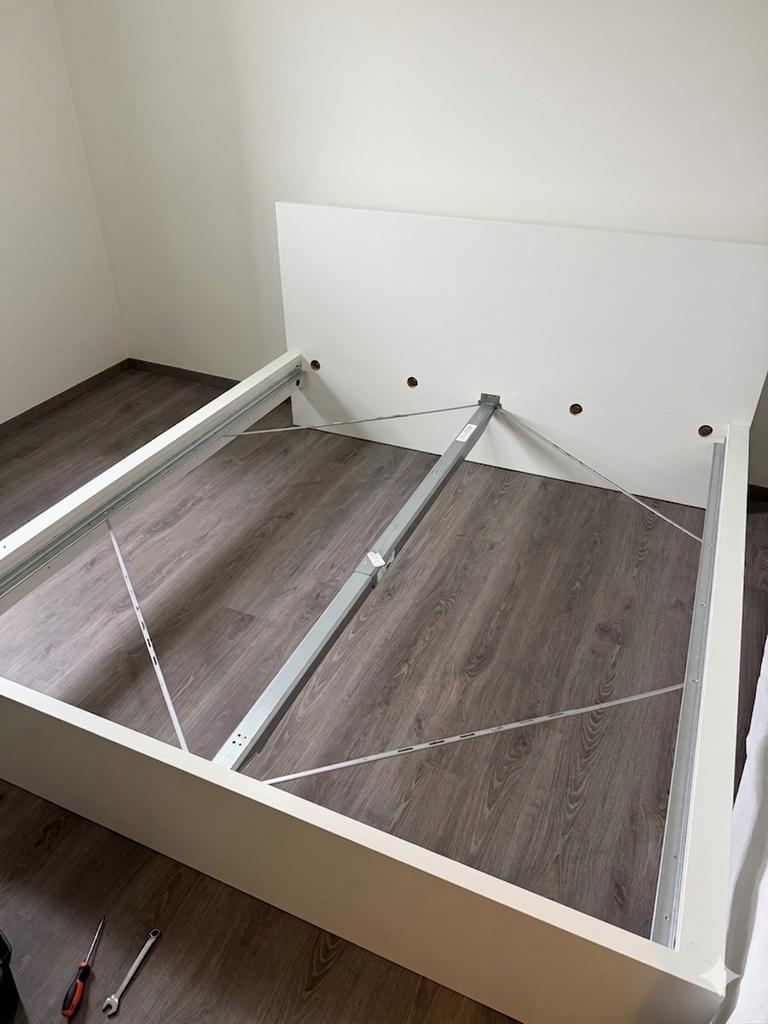 Malm Ikea bedframe 180x200 + Lönset lattebodem, Huis en Inrichting, Ophalen, Zo goed als nieuw