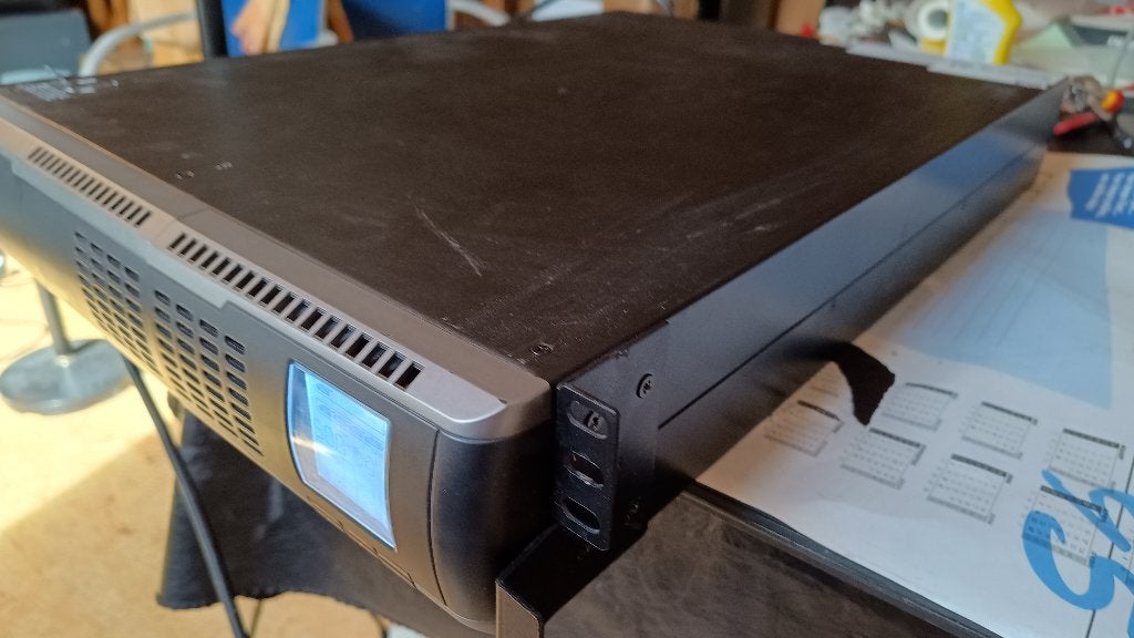UPS NEXT LOGIX RT2U 3000/2700W-Nouveau chauve-double conv, Envoi, Utilisé