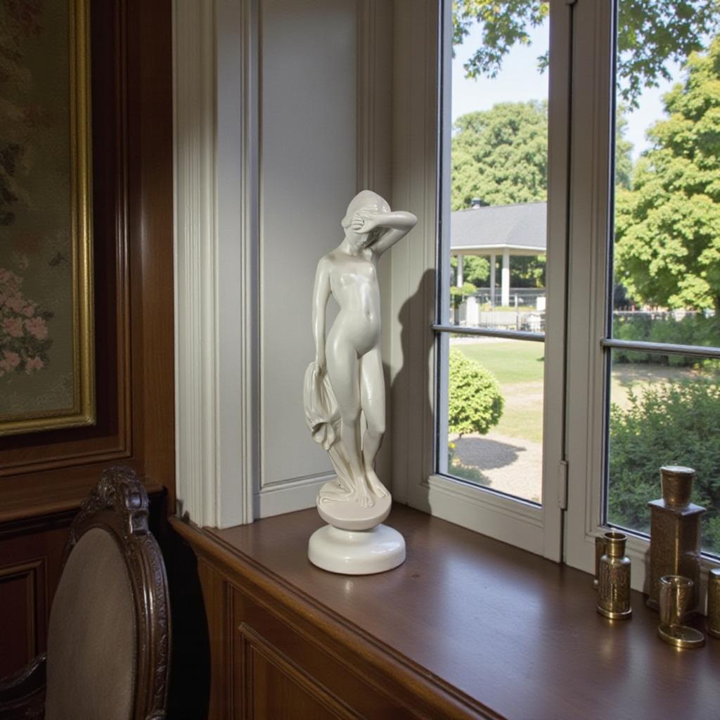 Statue art déco vintage en plâtre blanc, Envoi, Utilisé