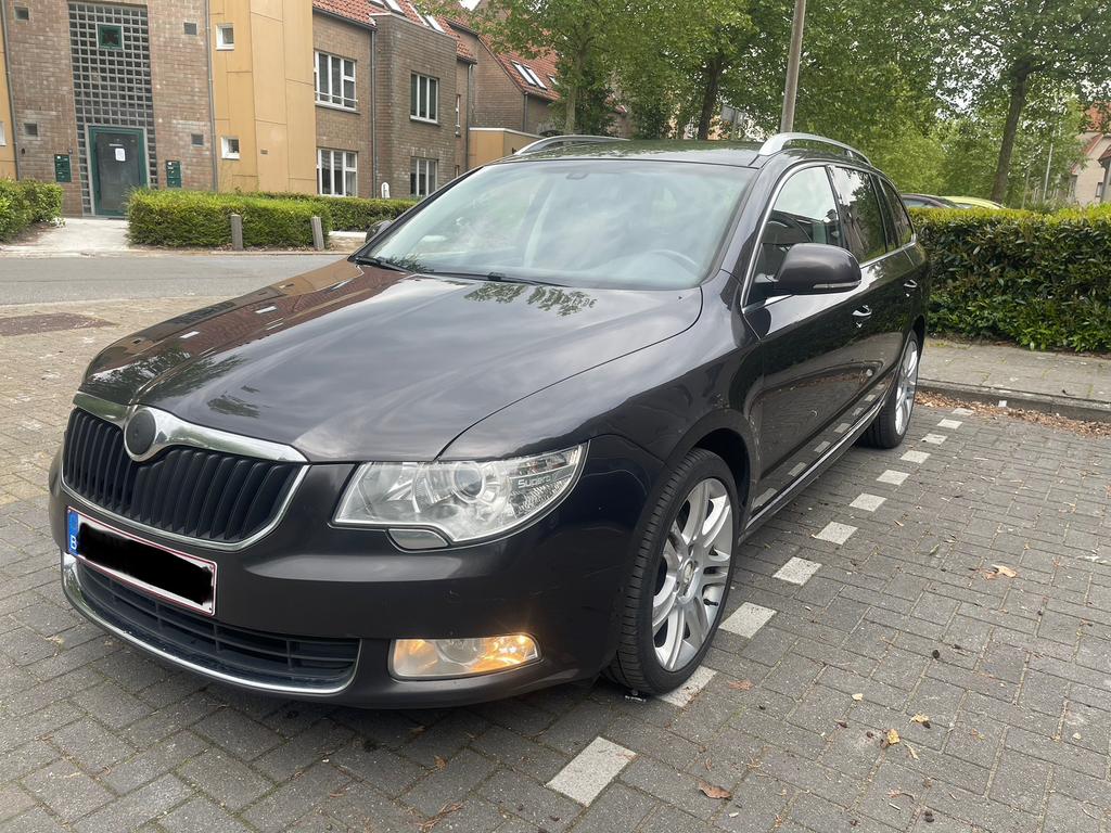 Skoda Super B euro 5, Autos, Euro 5, Autres couleurs, Noir, 5 portes