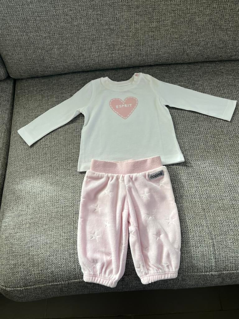 Setje broekje +t-shirt, Enfants & Bébés, Vêtements de bébé | Taille 50, Enlèvement, Comme neuf, Fille, Ensemble