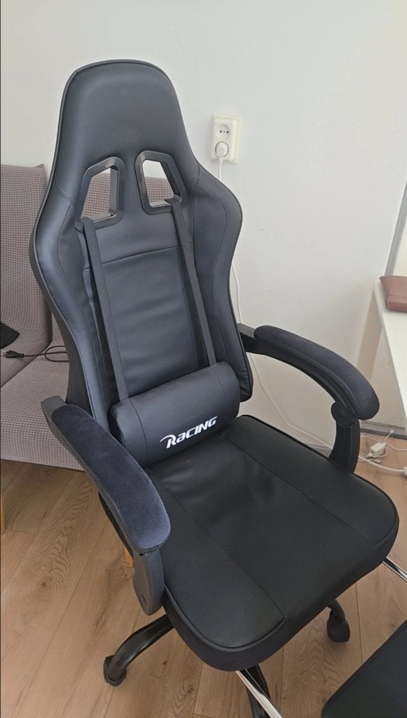 chaise de jeu encore neuve avec repose-pieds ! déménagement, Neuf, Chaise de bureau de gaming, Chaise de bureau, Noir