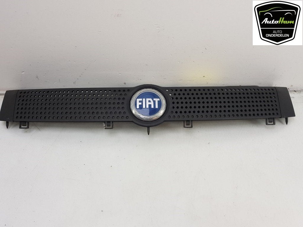 CALANDRE Fiat Panda (169) (01-2003/08-2013), Dhr. J. Ham, Administratie@autoham.nl, Utilisé, Fiat