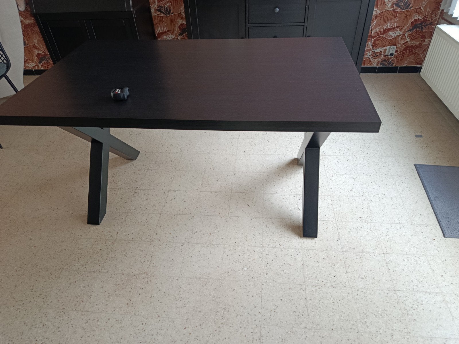 eettafel zwaar met ijzeren poten kruis, Ophalen, 100 tot 150 cm, 50 tot 100 cm, Zo goed als nieuw