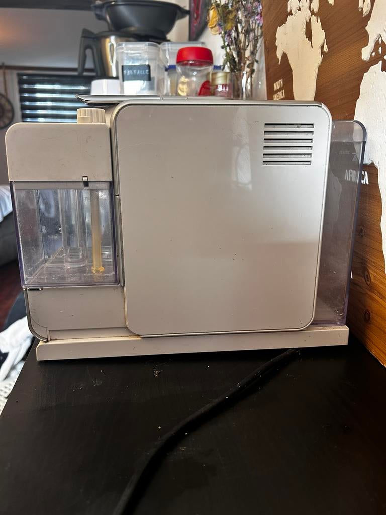 Nespresso DeLonghi + mousseur lait, Electroménager, Enlèvement ou Envoi, Comme neuf