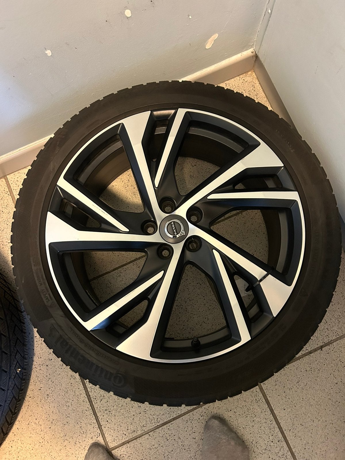 Volvo xc40 19 inch velgen met winterbanden - 245/45 R19, Auto-onderdelen, 19 inch, Band(en), Winterbanden, Ophalen of Verzenden