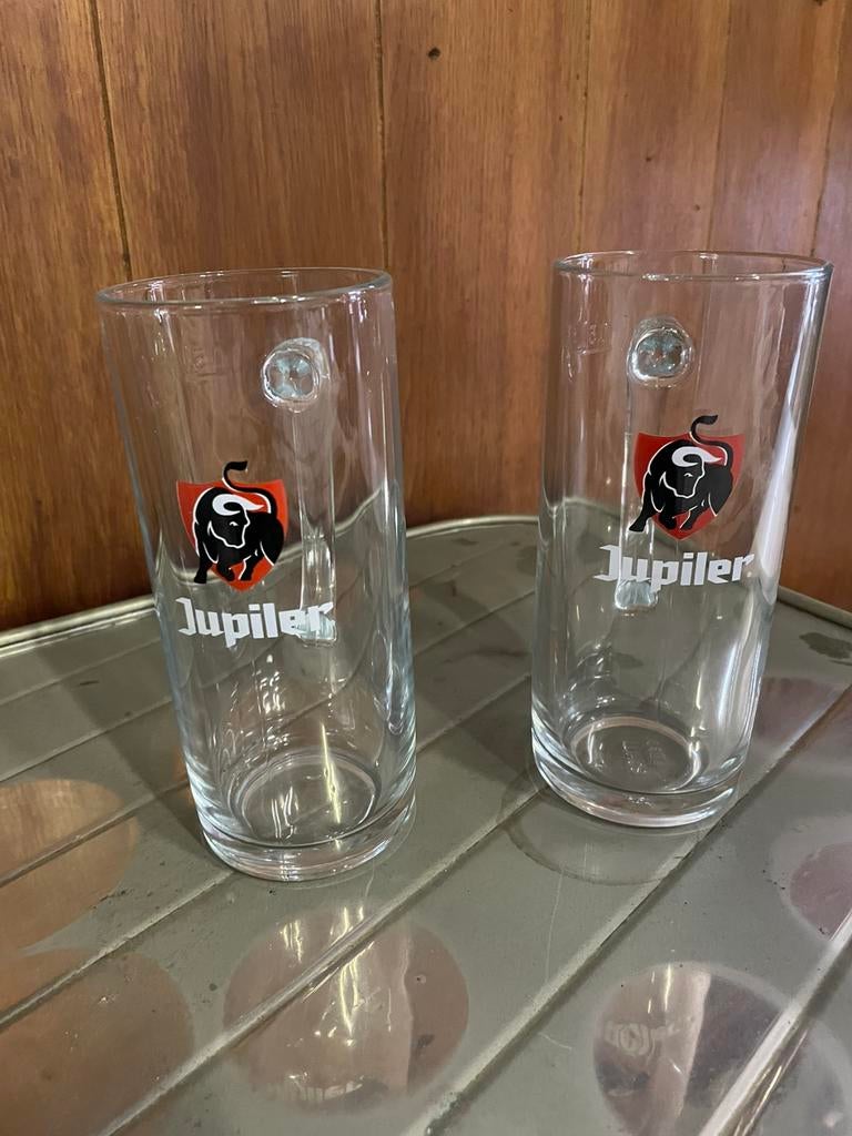 2 halve literpullen Jupiler, Verzamelen, Glas en Drinkglazen, Ophalen, Zo goed als nieuw