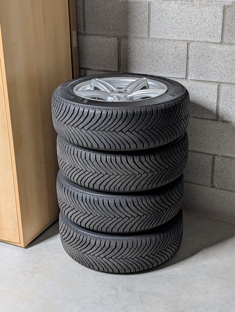 KIT HIVER - JANTES ALUMINIUM - MICHELIN - 205/60 R16 - 5x108, Autos : Pièces & Accessoires, Pneus hiver, 16 pouces, Véhicule de tourisme