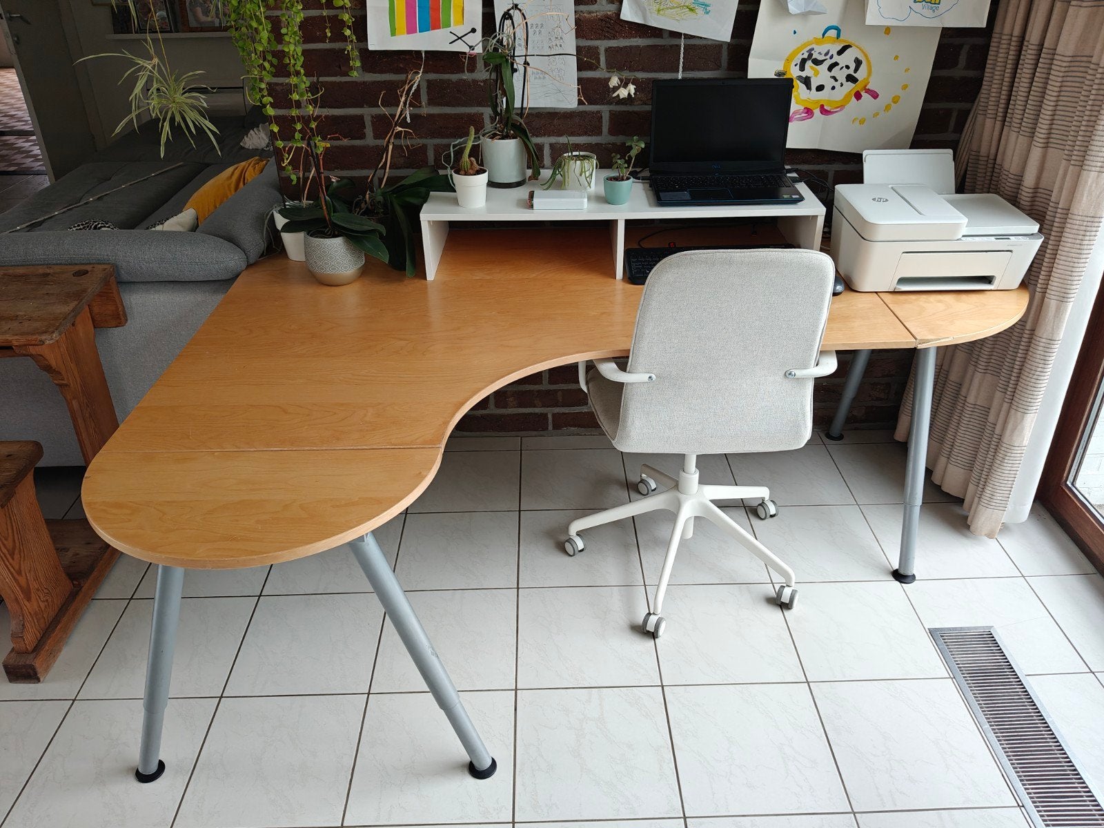 Grote hoekbureau, in hoogte verstelbaar - moet snel weg!, Ophalen, Hout, Hoekbureau, Zo goed als nieuw