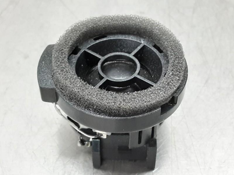 HAUT PARLEUR / ENCEINTE Yaris III (P13) (|861600D350|), Dhr. M. Roggen, Toyota, Stadsweg 37 37
9917 PV  WIRDUM GR., NL, Utilisé