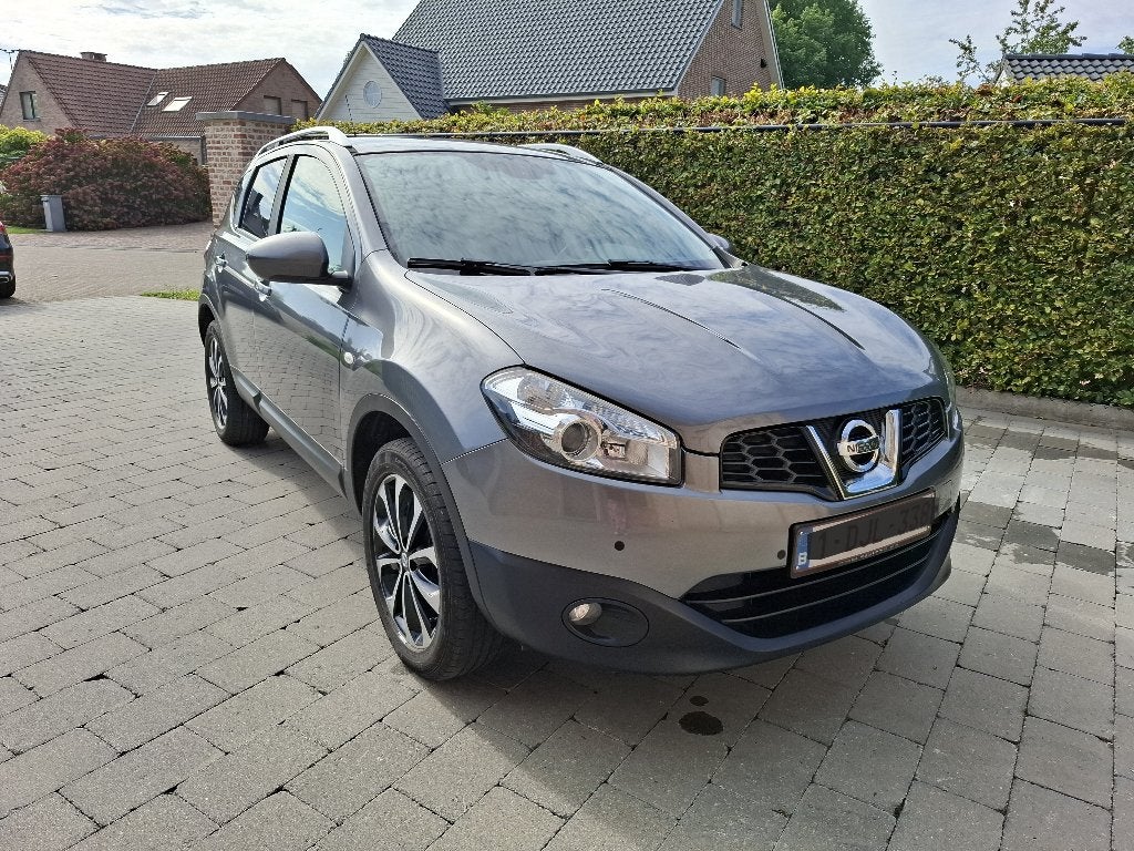 Nissan Qashqai Urban Edition, benzine, 91 000 km, Auto's, Voorwielaandrijving, Stof, 139 g/km, Zwart