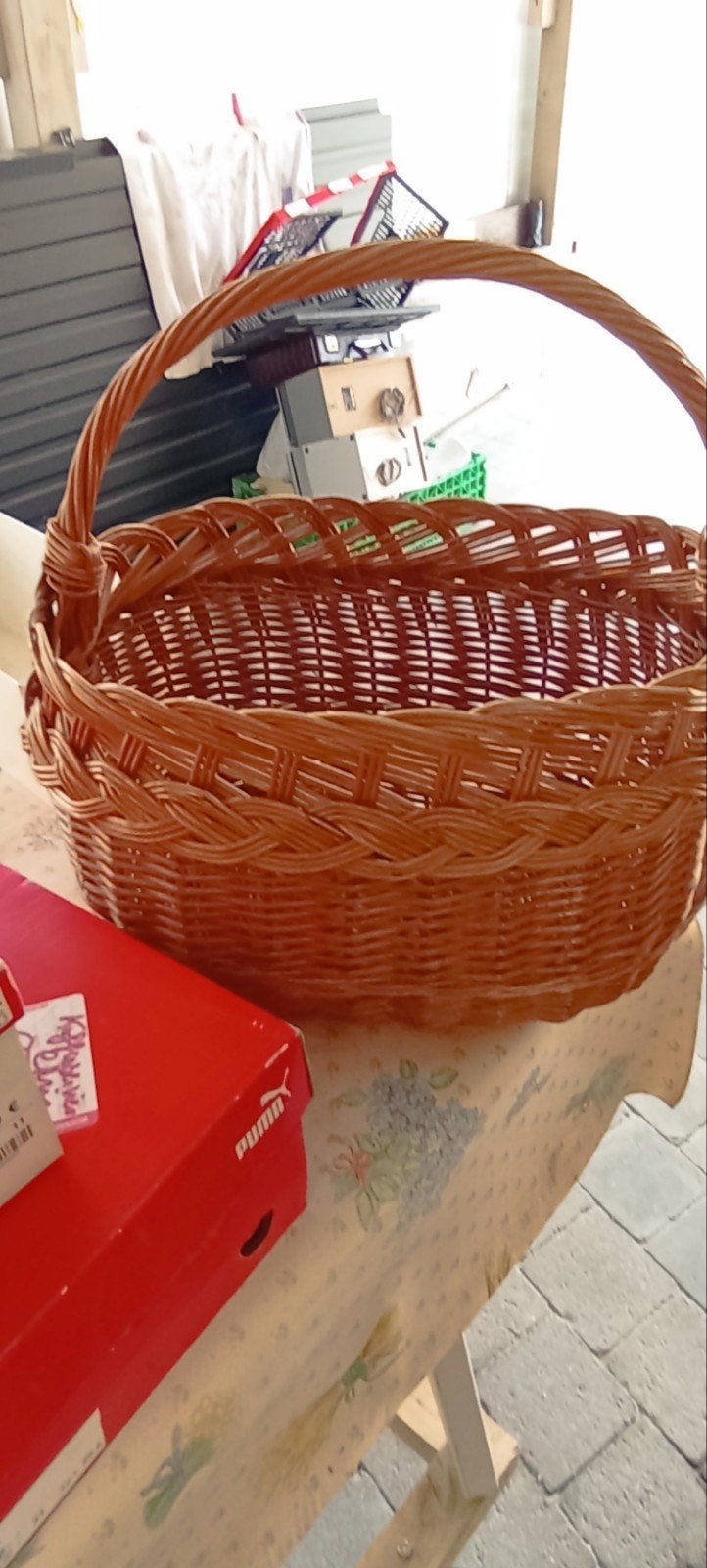 Picknick of boodschappenkorf., Ophalen