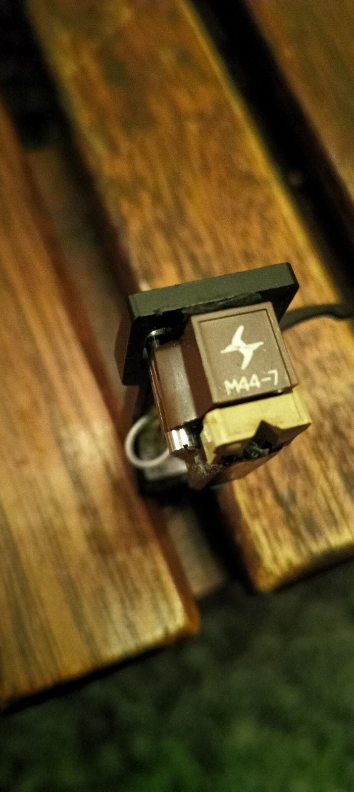 Zeldzame Shure  M44-7 brown pick-up element, Verzamelen, Speldjes, Pins en Buttons, Ophalen of Verzenden, Zo goed als nieuw, Merk