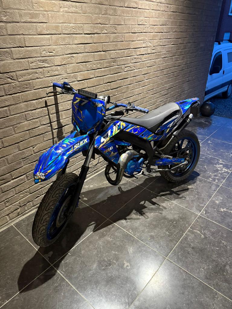 Aprilia sx 50, Fietsen en Brommers, Ophalen, Zo goed als nieuw