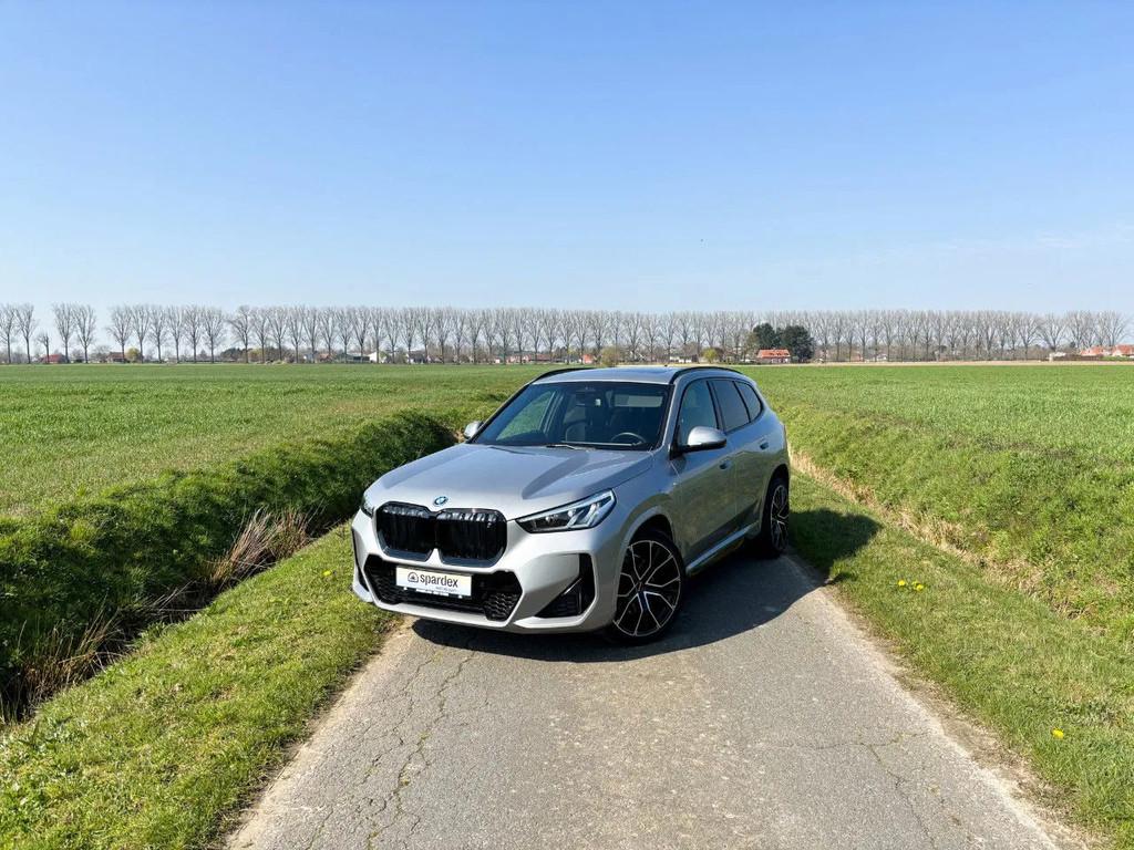 BMW iX1 xDrive 30 M-sport | Leasing (automatique), Autos, BMW, Argent ou Gris, Euro 6, Entreprise, 5 portes
