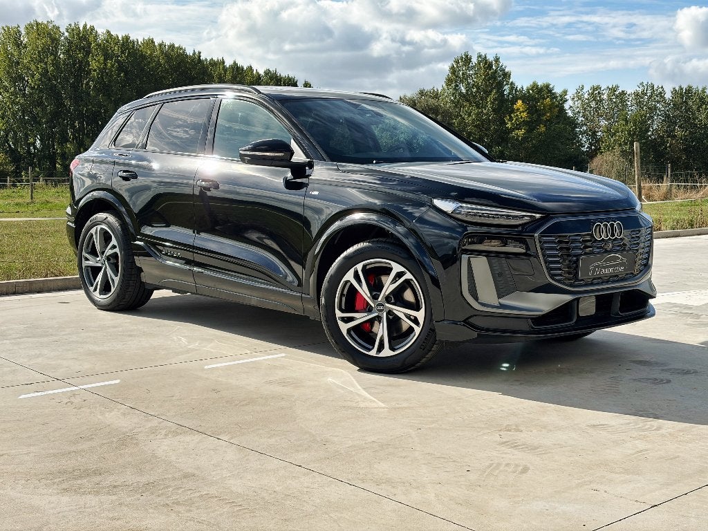 Audi Q6 e-tron - 2026 - 2427km - 100 kWh 55 Quattro S line *, Auto's, Dealer onderhouden, Alcantara, Zwart, 5 zetels