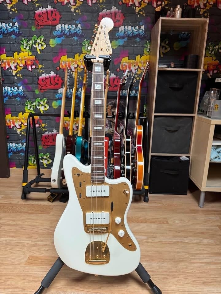 Squier Jazzmaster 40th Anniversary Olympic White + housse, Enlèvement, Utilisé, Solid body, Fender