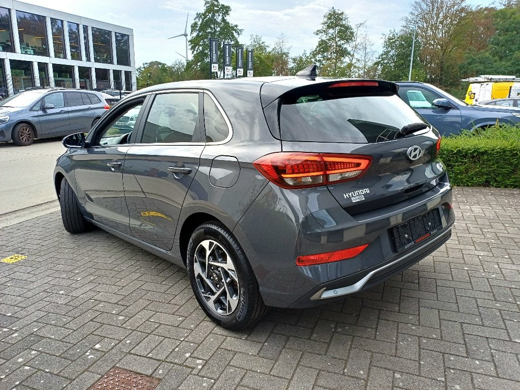 Hyundai i30**1,5T-GDI**Mild-hybride**07/2025**automaat!!!, Auto's, Stof, 4 cilinders, 127 g/km, Bedrijf