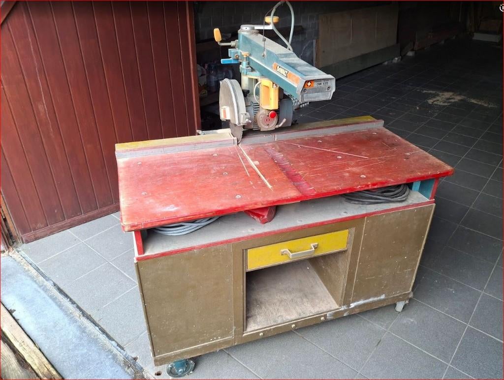Dewalt radiaalzaag met onderstel op wielen. 250 euro, Ophalen, Gebruikt, Dewalt, Afkortzaag