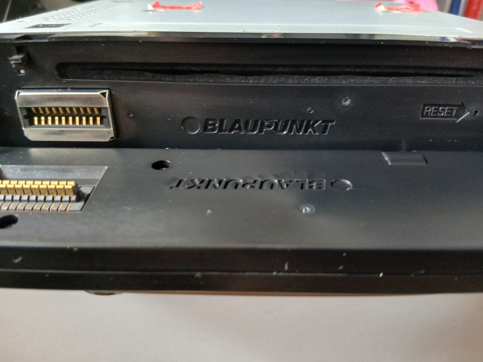 Autoradio Blaupunkt., Enlèvement