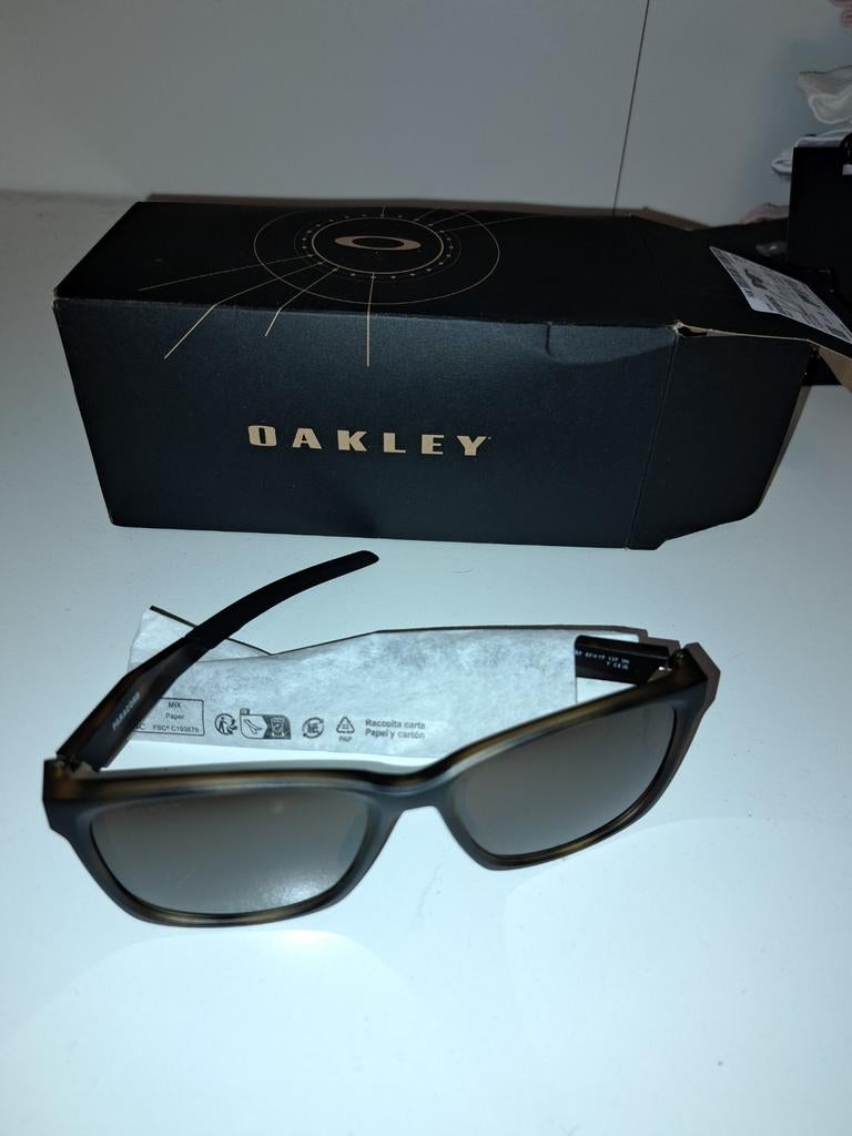Oakley zonebril bruin, Zonnebril, Bruin, Nieuw, Ophalen of Verzenden