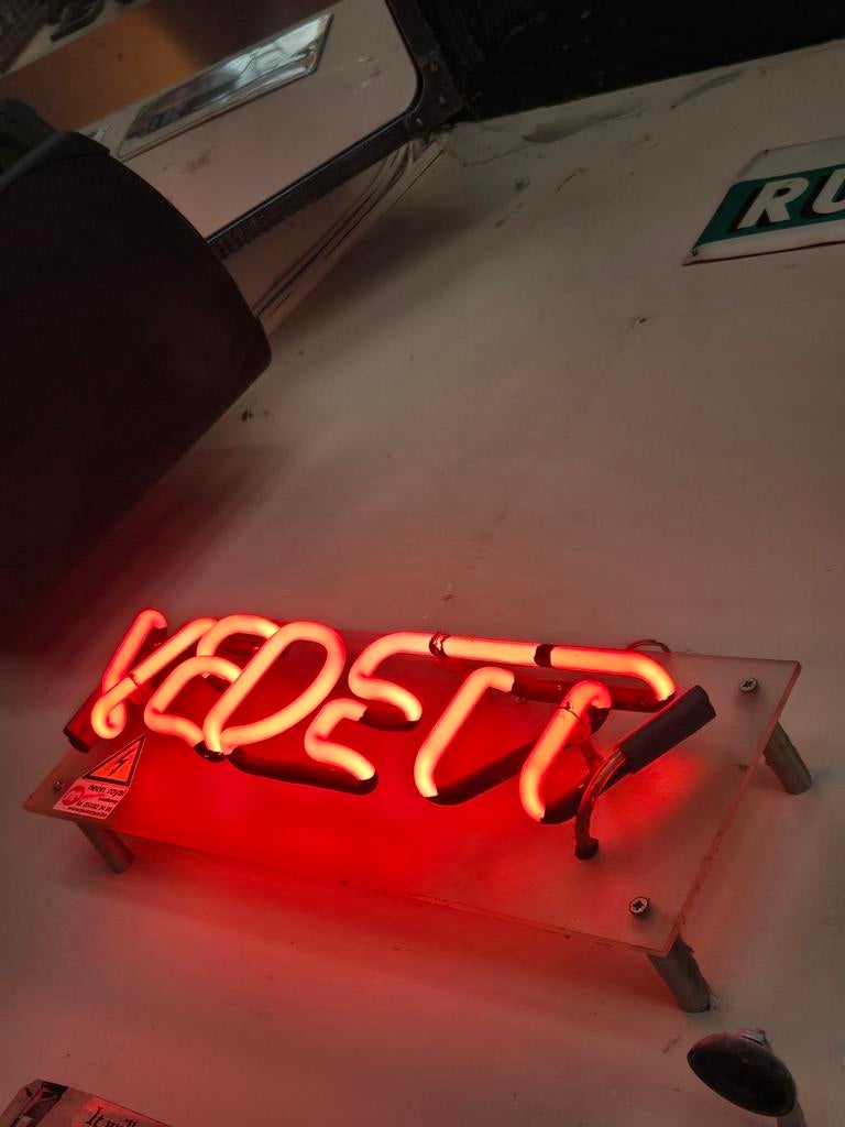Vedett Reclame, Ophalen