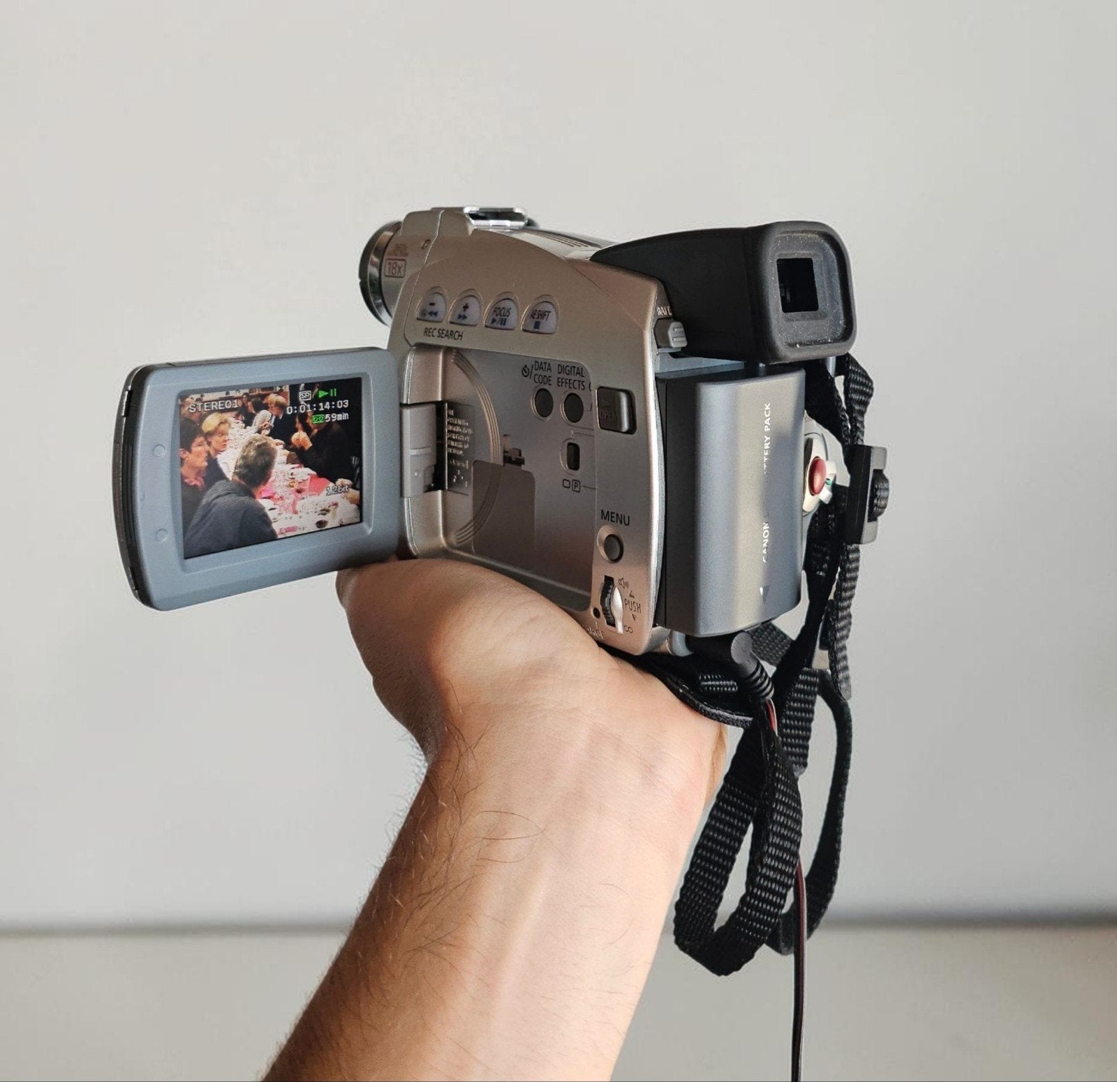 Caméra Mini Dv-Dv Canon MV600i pour lecture seulement, TV, Hi-fi & Vidéo, Enlèvement ou Envoi, Canon, Caméra, Utilisé