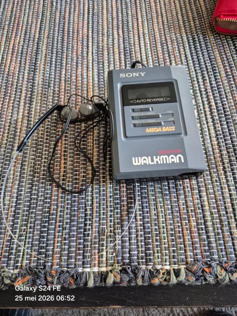 Walkman, TV, Hi-fi & Vidéo, Walkman, Discman & Lecteurs de MiniDisc, Enlèvement ou Envoi, Walkman ou Baladeur