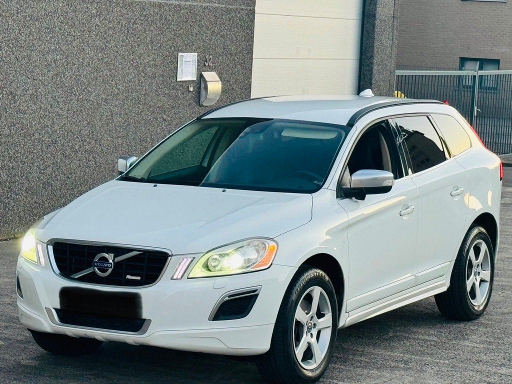 VOLVO XC60 2.0 D4 R-DESİGN CUİR GPS XENON LED 1’ERMAİN EURO5, Euro 5, 6 portes, Noir, 120 kW