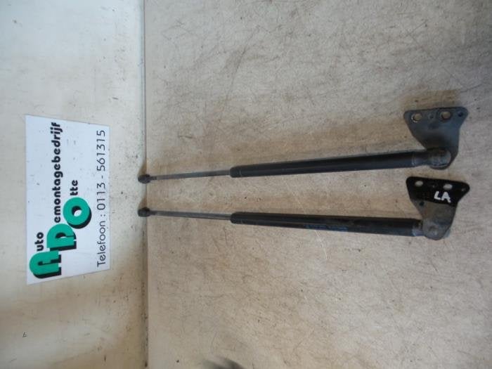 Set Gasdempers Achterklep van een Ford Focus (Focus 04-), Gebruikt, -, -, Ophalen of Verzenden