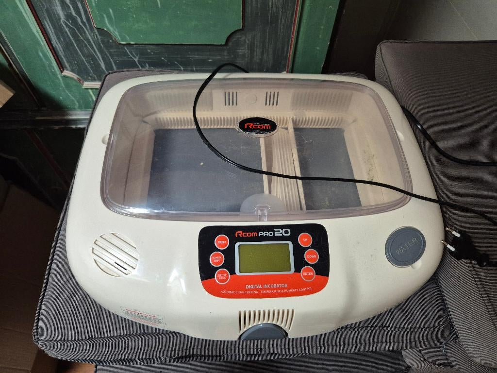 R-com pro broedmachine, Ophalen, Zo goed als nieuw, Broedmachine